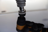Mirka AOS-B 130NV Lijadora excéntrica sin cable para discos de lija de Ø 32mm, max 12V, incluye batería de 2,5Ah, carrera de 3,0mm, 8991230312