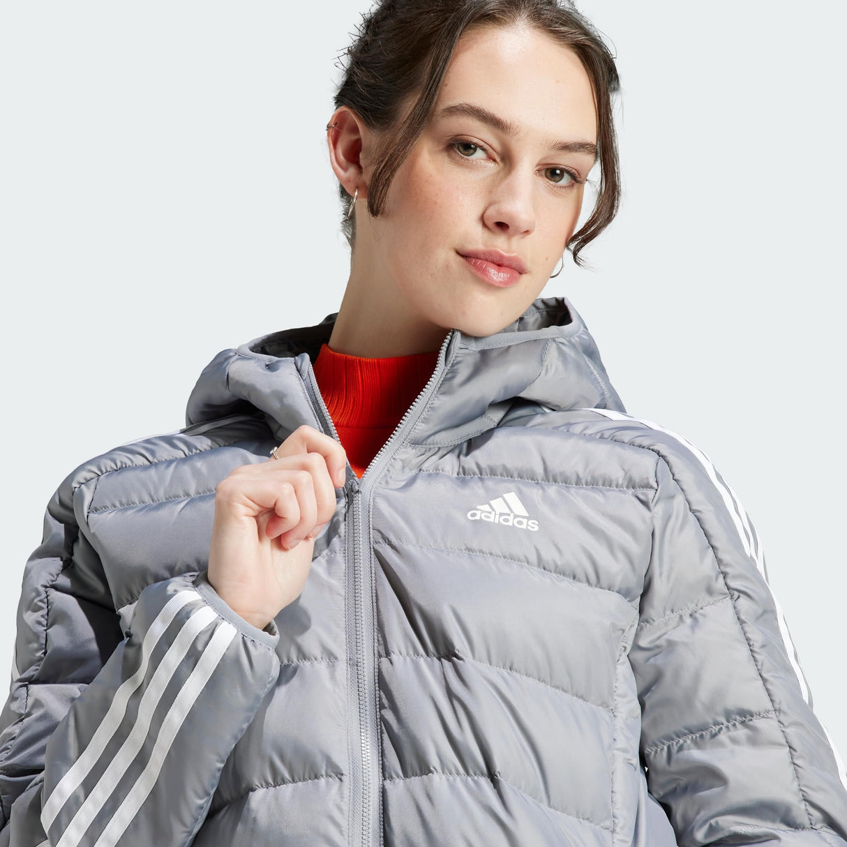 adidas Mujer Essentials 3-Stripes Light Down Hooded Parka, Grey, S