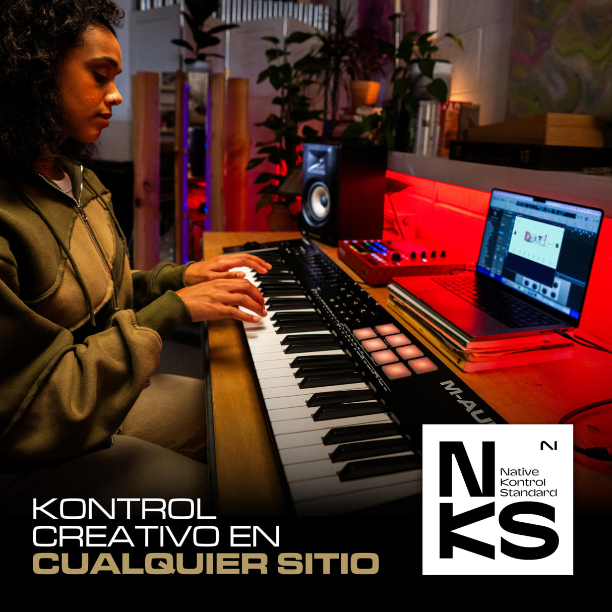 M-Audio Oxygen 49 (MKV) - teclado controlador MIDI USB con 49 teclas, beat pads, Smart Chord, modos de escala, arpegiador y pack de sonidos de Native Instruments (integración de NKS)
