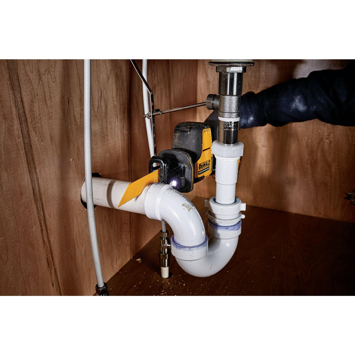 DEWALT DCS312N-XJ - Sierra Sable Compacta sin Escobillas 12V XR , No incluye ni Batería ni Cargador
