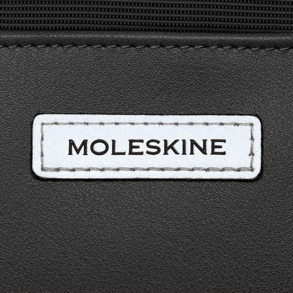 Moleskine Mochila Slim Colección Metro, Mochila para PC compatible con Tablet, Laptop iPad hasta 15 pulgadas, Dimensiones 31 x 42 x 10 cm, Color Negro
