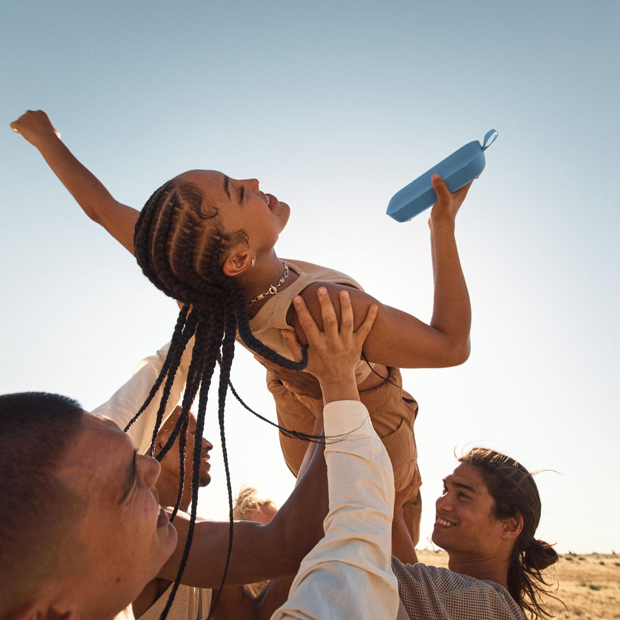 BOSE SoundLink Flex (2.ª Gen.), Altavoz portátil inalámbrico con Bluetooth pequeño y Potente para Fiestas al Aire Libre, hasta 12 h de autonomía, Resistente al Agua IP67 y al Polvo, Azul Oscuro