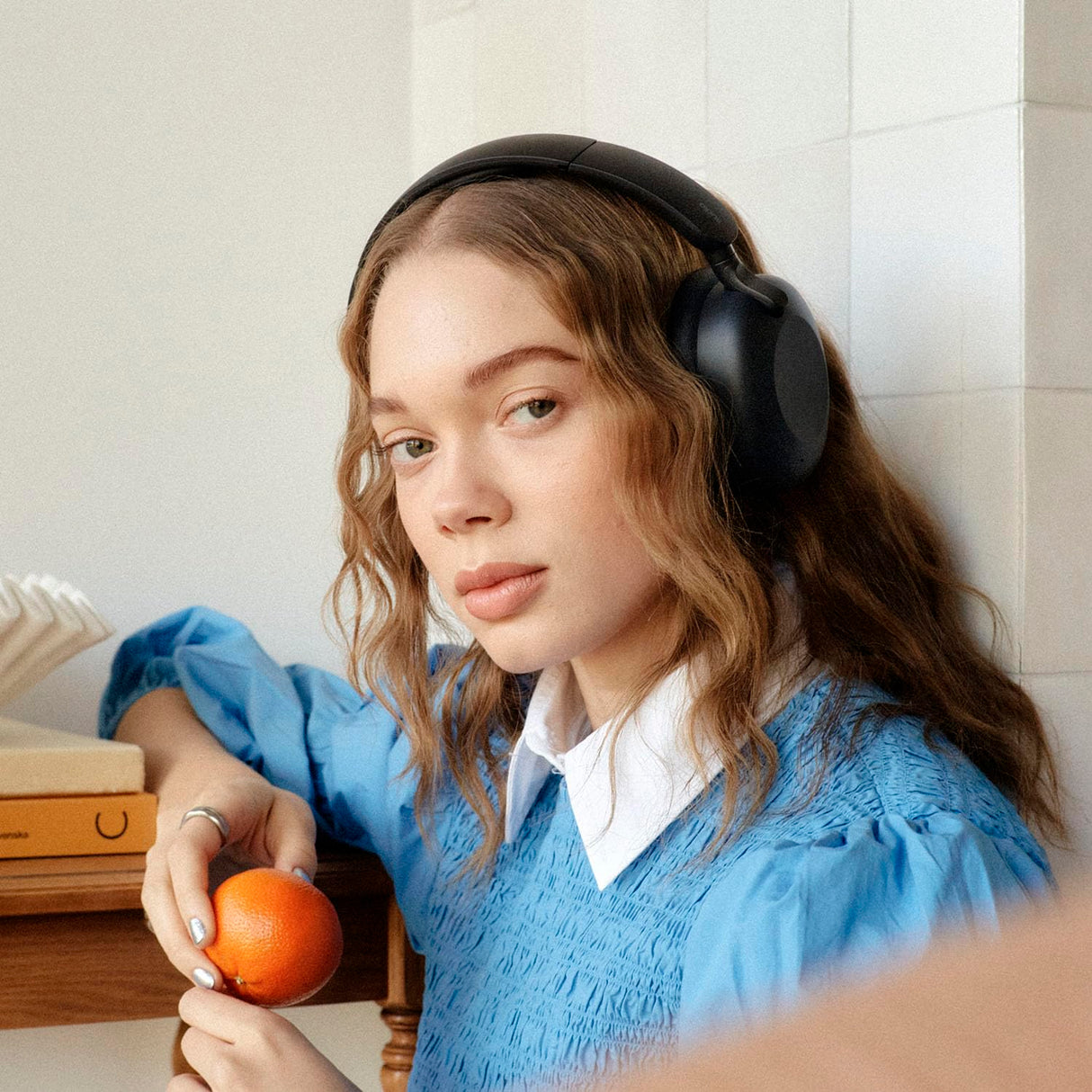 Sudio K2 Black Over-Ear Headphones, Hybrid Active Noise Cancellation, con micrófono Integrado, Carga a través de USB-C, hasta 35 Horas de reproducción, Panel táctil, Sonido de Cristal Premium