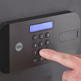 Yale Caja Fuerte Motorizada de Alta Seguridad para Portátil: Cierre Biométrico con Huella Dactilar, Cadena Motorizada 22 mm, Incluye Llave y Luz Interior, Azul 26,9 L