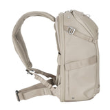 VANGUARD Veo Metro B20L CM - Mochila fotográfica para cámara objetivos y portátil de 14 pulgadas, crema