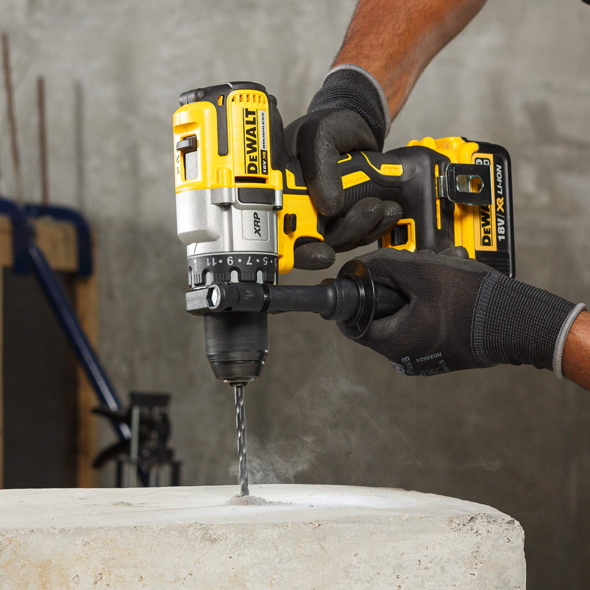 Dewalt DCD991NT - Taladro atornillador inalámbrico (18 V, 3 marchas, motor sin escobillas, módulo de par de 11 niveles, LED, mango adicional, caja T STAK, sin batería ni cargador)