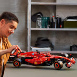 LEGO Technic Coche Ferrari SF-24 F1 Maquetas para Adultos - Coche de Carreras Rojo para Coleccionar - Regalo para Hombres, Padres o Pareja Aficionados a la Fórmula 1 - Detalles Navideños 42207
