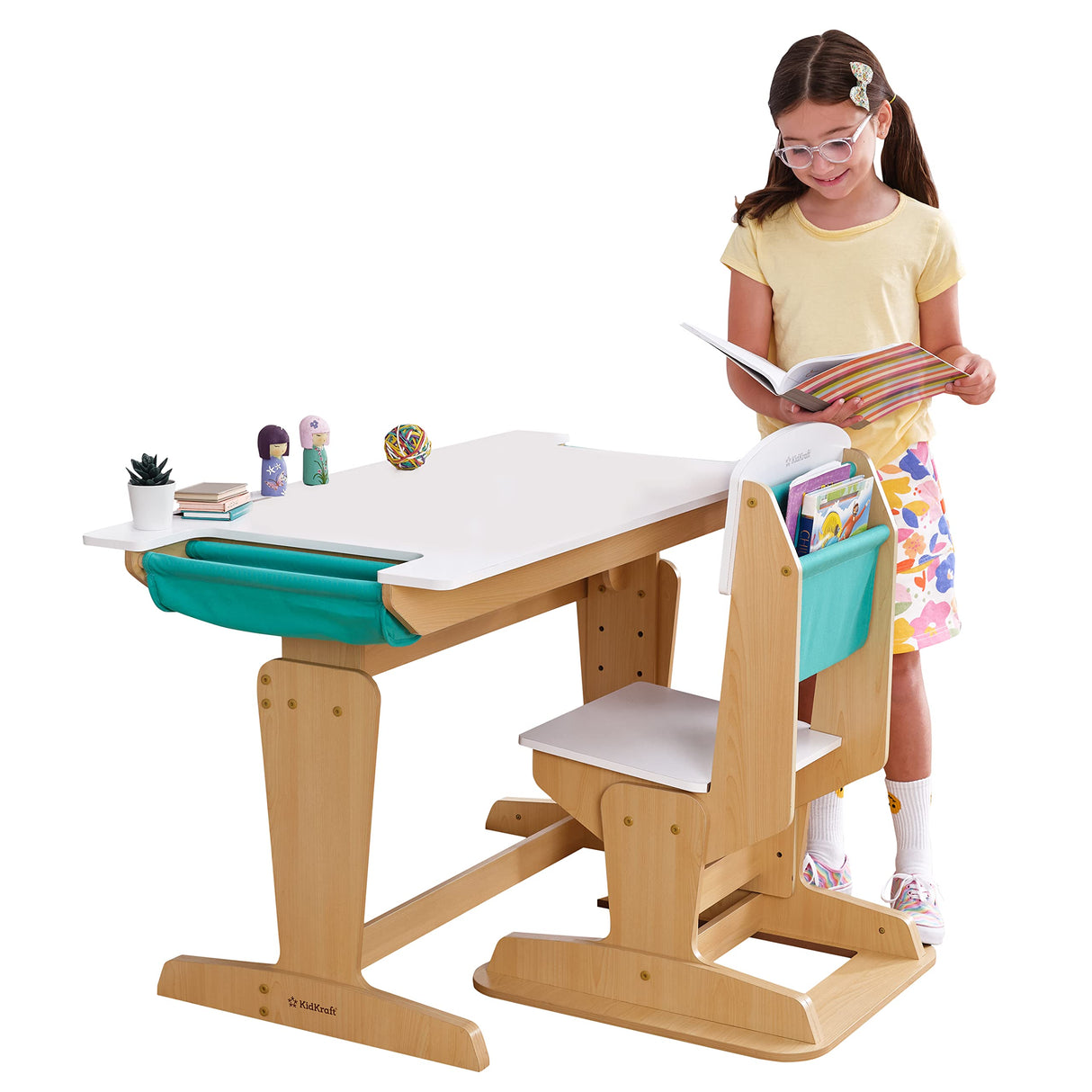 KidKraft Grow Together Mesa Escritorio y Silla Ajustables de Madera para niños con Bolsillo de Almacenamiento, Mesa y Silla Infantil, Muebles para Salas de Juego y Dormitorio de Niños (20307)