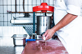 F. DICK Llenadora de Salchichas (Capacidad de 6,8 litros, carniceros, Cocineros Aficionados, Barbacoa, Incluye Tubos de llenado, máquina de Embutidos de Acero Inoxidable, fácil de Usar), Cromado
