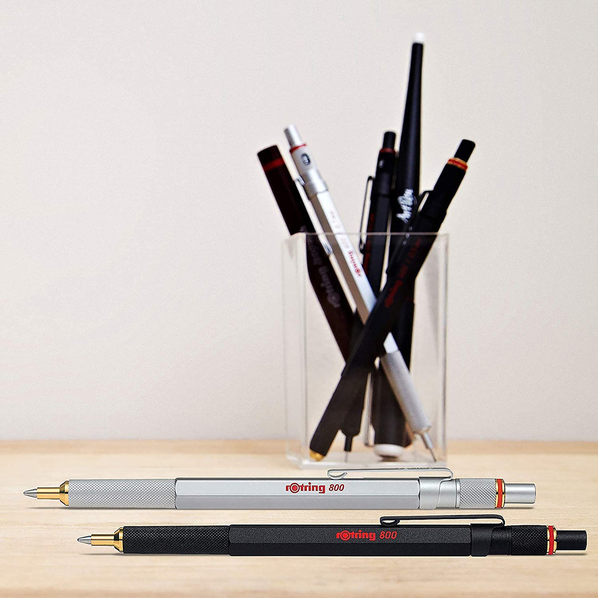 Rotring 800 - Bolígrafo, punta media, tinta negra, cuerpo negro, recargable