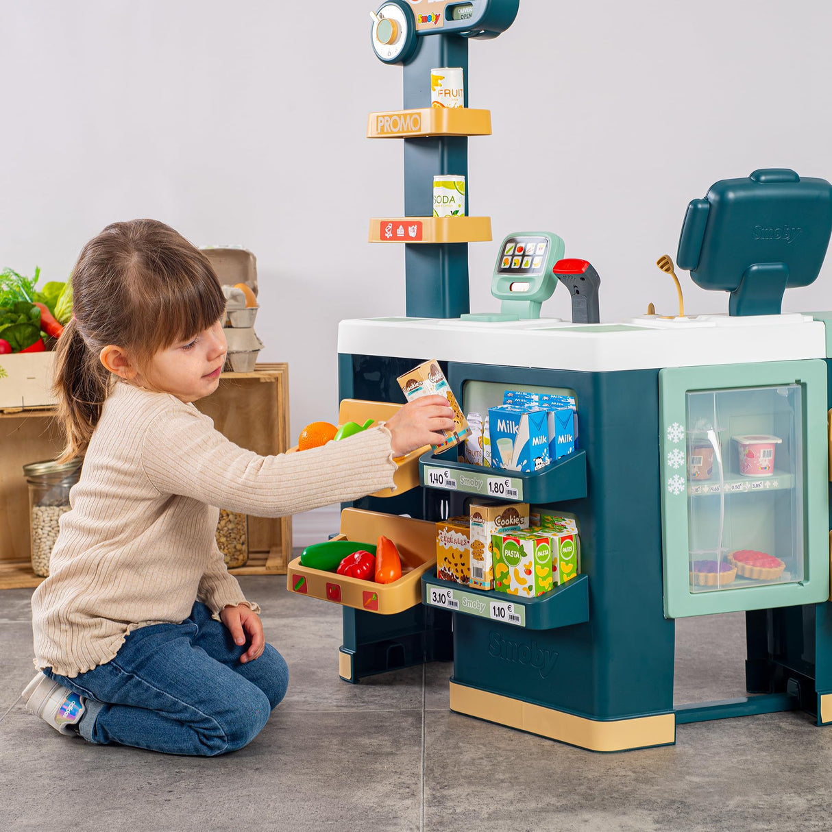 Smoby- Supermercado Maxi con Carrito- Caja Registradora Sin Función Real, Zona de Embolsado, Lector de Código de Barras, Balanza, Frigorífico y 50 Accesorios, Juguete Niños Niñas 3 años (7600350242)