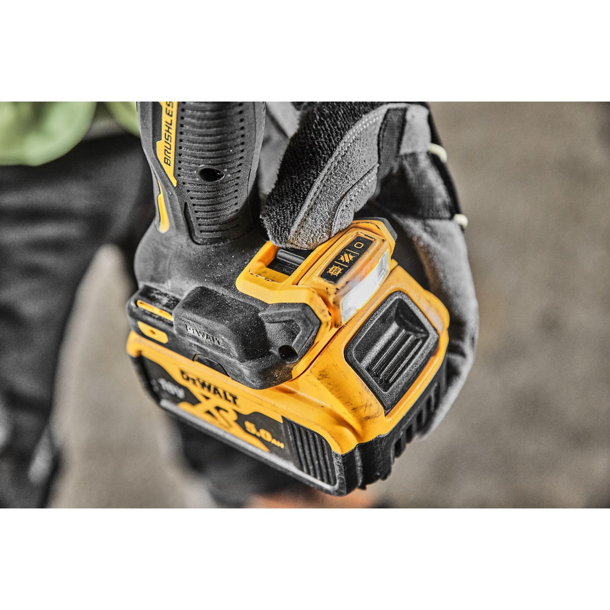 DEWALT DCD800P2T-QW - Taladro atornillador 18V, 2 velocidades, Motor sin escobillas, Portabrocas rápido de 13 mm, Luz LED, Incl. 2 baterías de 5,0 Ah, cargador y caja TSTAK