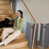 Relaxdays Barrera Seguridad Niños, Valla Protectora, Puerta, 92x206cm, Plegable, Cerca Protección Bebés, Perros, Gris