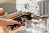 cafetera automatica con molinillo Sencor - cafetera grano con molinillo Barista Express, acero inoxidable cepillado, tanque de agua y café de gran capacidad, boquilla de vapor de cappuccino SES 6010SS