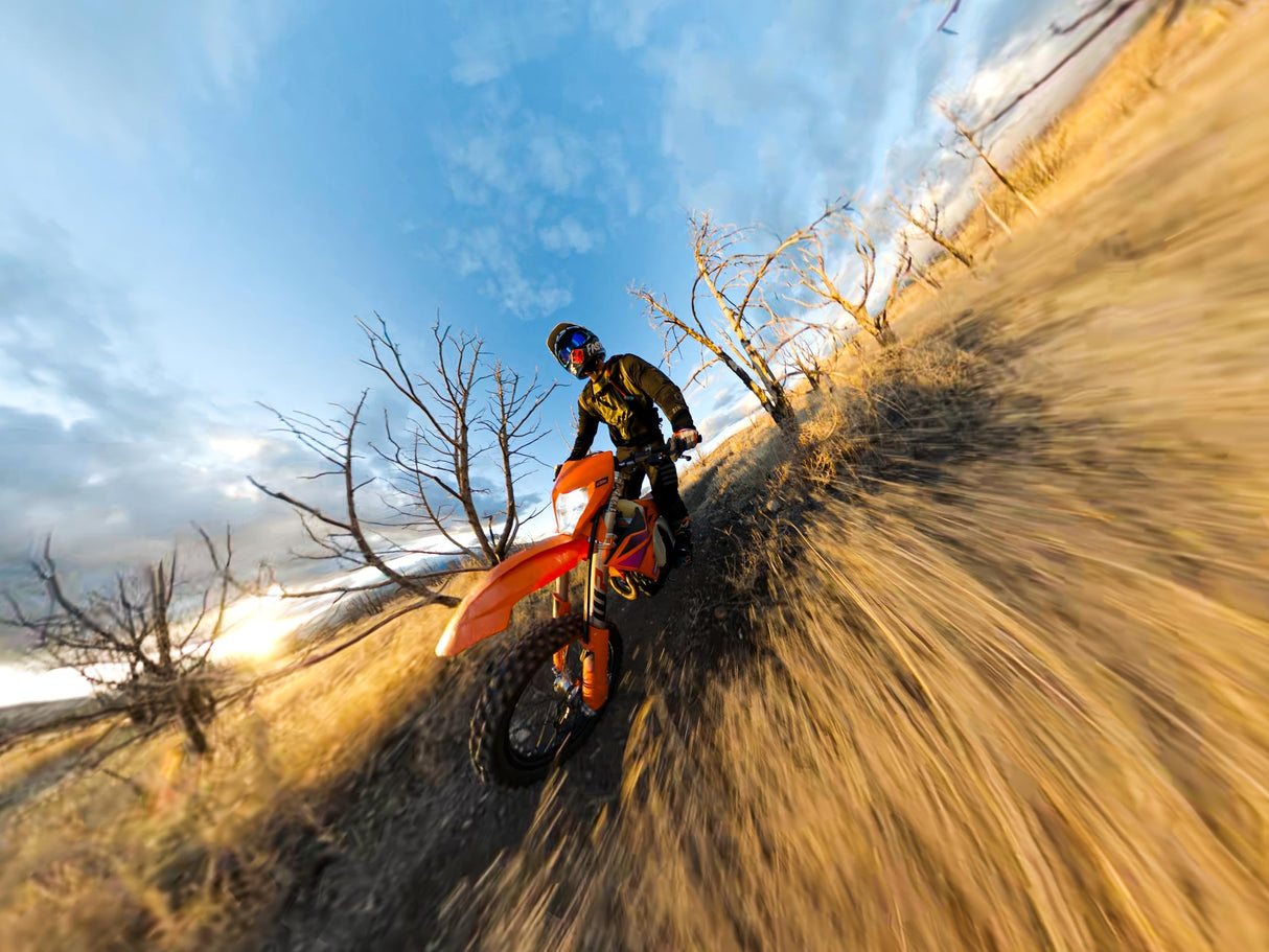 GoPro MAX: Cámara de acción Tradicional Resistente al Agua 360 + con Pantalla táctil Vídeo HD esférico 5.6K30 16.6MP Fotos 360 Estabilización de transmisión en Vivo de 1080p