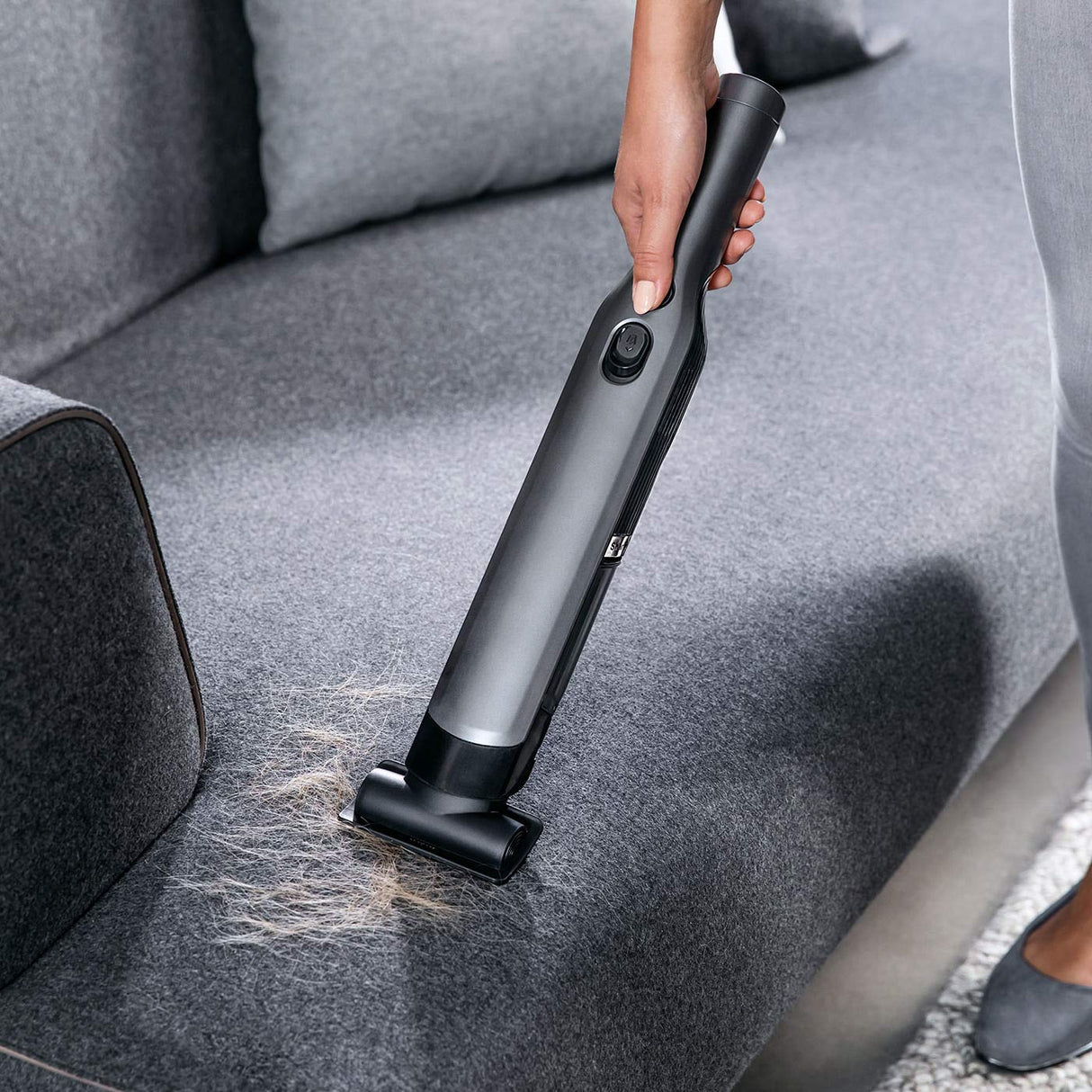 Shark WandVac 1.0 Aspiradora de mano sin cable, pequeña, ligera, gran capacidad de succión, boquilla estrecha y cepillo para polvo, cepillo multisuperficie, base de carga, gris, WV200EU