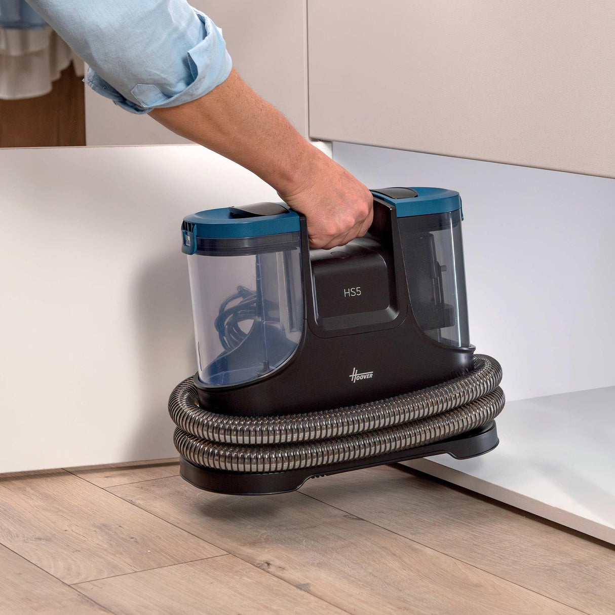 Hoover SpotCleaner Aspirador Limpiador de Manchas - Lava y Seca Alfombras, Tapicerías, Asientos de Coche y Cristales, Accesorio para Ventanas, Depósito 1,5L, 400W, Ideal para Mascotas [HS500]