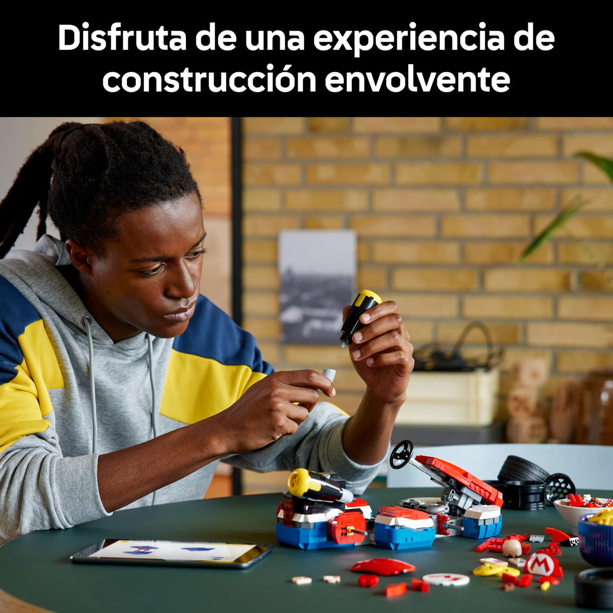 LEGO Mario Kart: Mario y Kart Estándar - Maqueta de Coche para Adultos con Figura Articulada - Set Nintendo para Aficionados al Videojuego - Regalo Gamer 72037