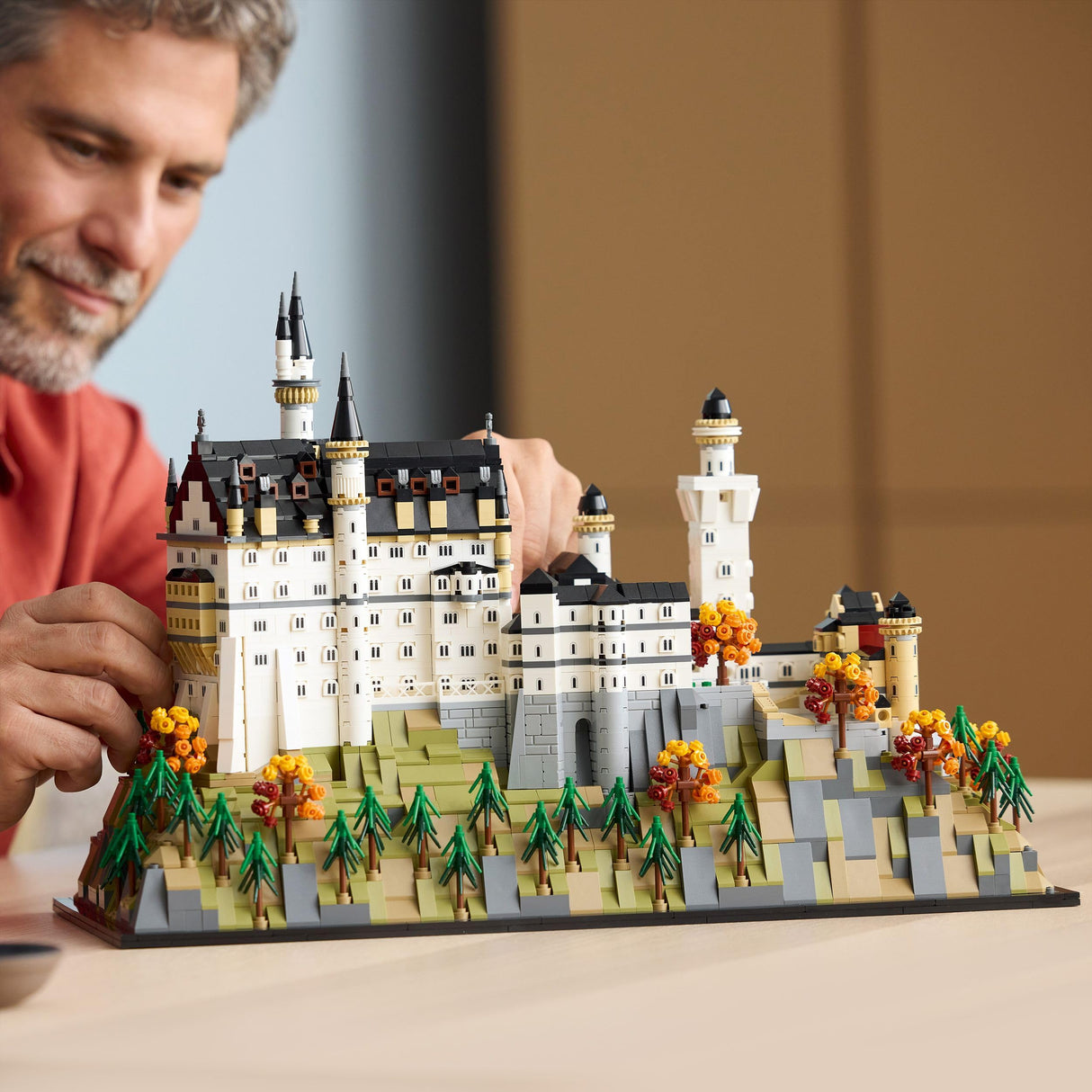 LEGO Architecture Castillo de Neuschwanstein - Maqueta DIY para Adultos Coleccionistas con Torres, Patios e Interior Detallado - Regalo de Monumento para Hombres y Mujeres - Decoración del Hogar 21063