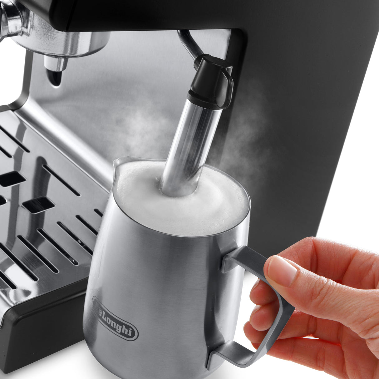 De'longhi - Cafetera de Bomba Tradicional para Espresso y Cappuccino, para Café Molido y Monodosis, 2 Tazas Simultáneamente, Depósito de Agua de 1.1l, 1100 W, ECP 33.21, Negro y Plata