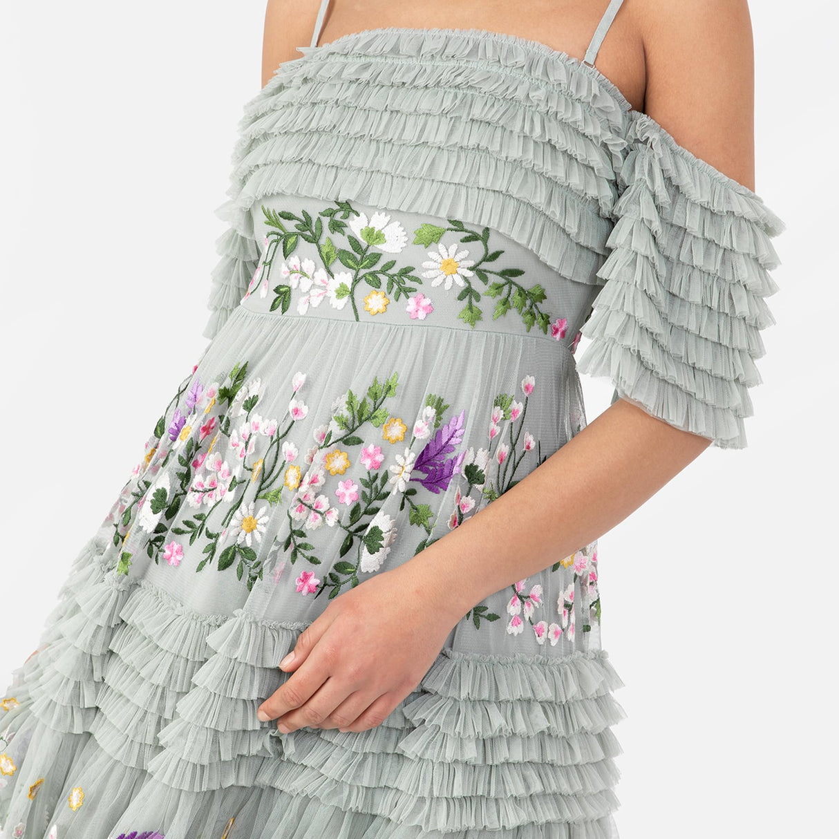 Maya Deluxe Vestido Largo para Mujer, Hombros Descubiertos, Tirantes Delgados, Bordado Floral, Volantes, Tul, Invitada de Boda, Lirio Verde, 38
