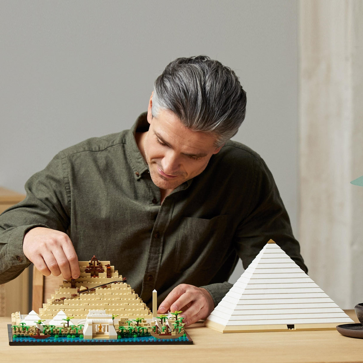 LEGO Architecture Gran Pirámide de Guiza, Maqueta para Construir de Egipto, Manualidades de Monumentos y Decoración del Hogar, Regalos para Adultos, Hombres y Mujeres 21058