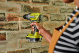 RYOBI ONE+ 18V Taladro percutor R18PD3-242S – 50 Nm, mandril 13 mm, 2 velocidades (0–500/0–1.800 rpm), 24 ajustes de par – Kit con baterías 2,0 Ah + 4,0 Ah, cargador y bolsa