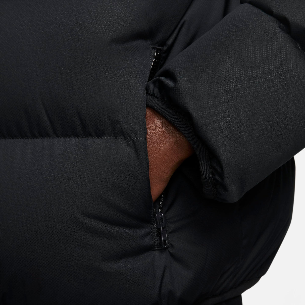 Nike FB7368-010 M NK TF CLUB PUFFER JKT Jacket Hombre BLACK/WHITE Tamaño L