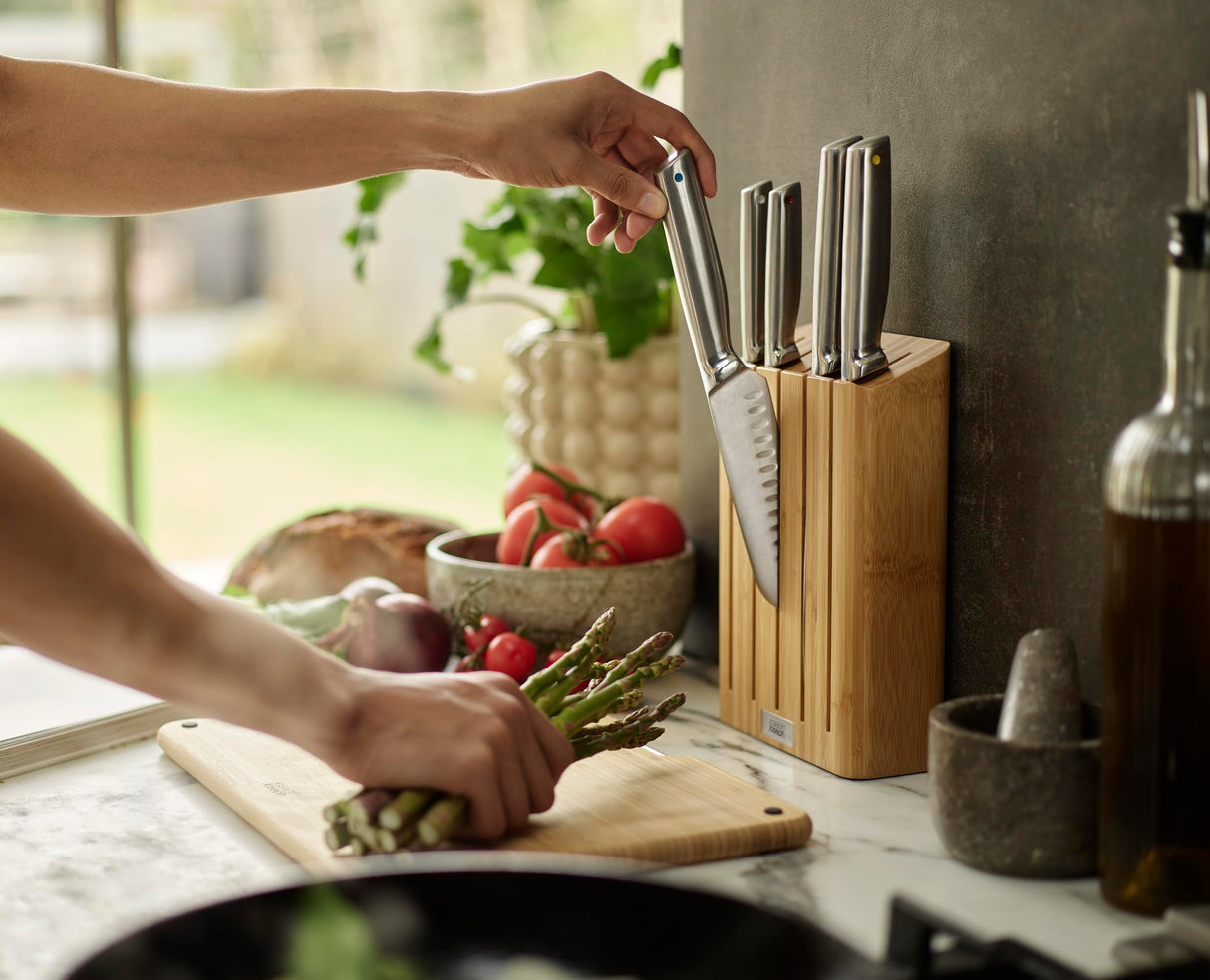 Joseph Joseph Elevate Cuchillos de Cocina Profesionales, Acero Inoxidable Japones, 5 piezas, Bloque en Bambú