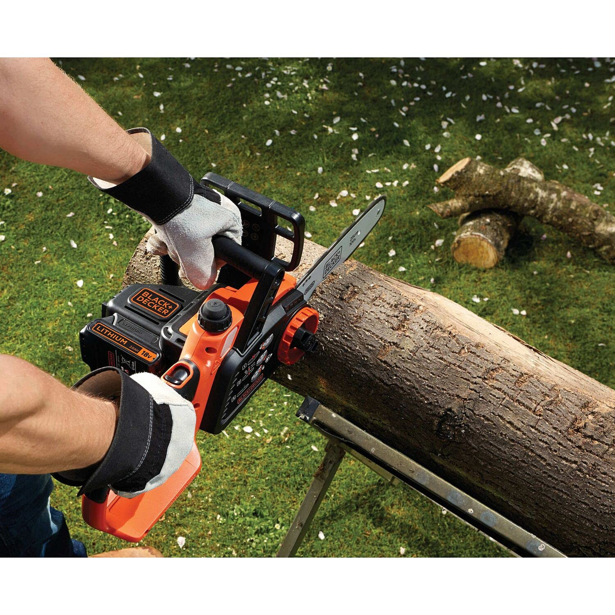 BLACK+DECKER GKC1825L50, Motosierra 18 V 5 Ah y Longitud de Espada 25 cm con Una Batería y Cargador