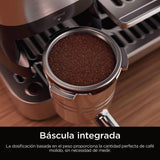 Ninja Luxe Pro Cafetera 3 en 1 para latte, cappuccino, cold brew y espresso con molinillo y espumador de leche integrados, fácil de usar y 5 preajustes automáticos de espuma, plata, ES701EU