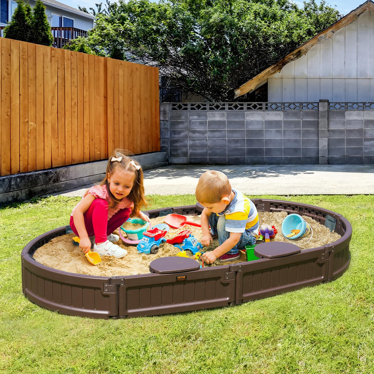 VEVOR Caja de Arena con Tapa Areno de HDPE Ovalado de 183x105,5x23cm con 4 Asientos en Las Esquinas y Revestimiento Inferior para Niños de 3 a 12 Años para Patio al Aire Libre, Playa, Parque, Marrón