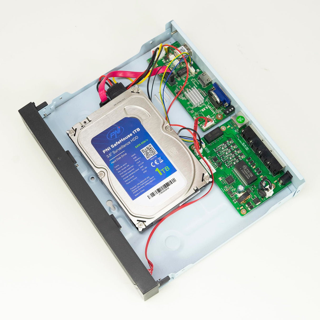 PoE PNI House IPMAX PoE 5 Paquete de videovigilancia, NVR, 4 cámaras IP de 5MP y Correa SafeHouse Disco Duro de 1 TB Incluido