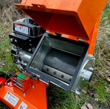 Forest Master FM9DD - Picadora de Madera Profesional – Potente Motor de Gasolina de 9 CV, Chip de hasta 75 mm de diámetro – Arranque eléctrico – Cuchillas Reversibles Dobles