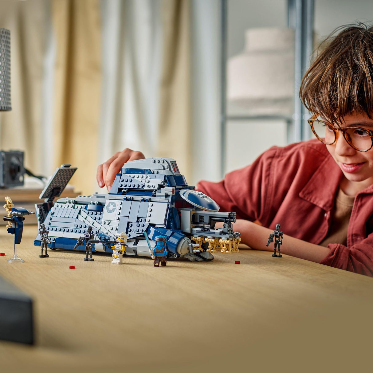 LEGO Star Wars 75435 MTT Separatista de la Batalla de Felucia - Juguete Interactivo con Speeder, 2 Minifiguras y 10 Figuras de Droides - Regalo para Niños de 9+ Años Fans de Las Guerras Clon