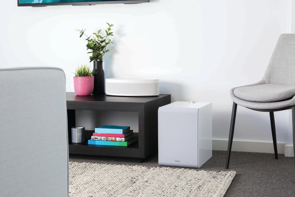 Yamaha MusicCast Sub 100. Subwoofer inalámbrico WiFi (2.4/ 5GHz)/Ethernet con tecnología Multi-Room MusicCast. Potencia: 130W con Cono de 20cm.Color Piano Blanco