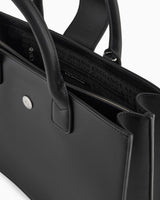 Armani Exchange Jodie, Sustainable, Logo Plate Closure, Medium Tote Mujeres, Negro, Talla única