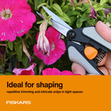 Fiskars Juego de 15 tijeras de podar de micropuntas, cuchillas de acero inoxidable de precisión, asas de agarre suave para cortar y dar forma a plantas pequeñas