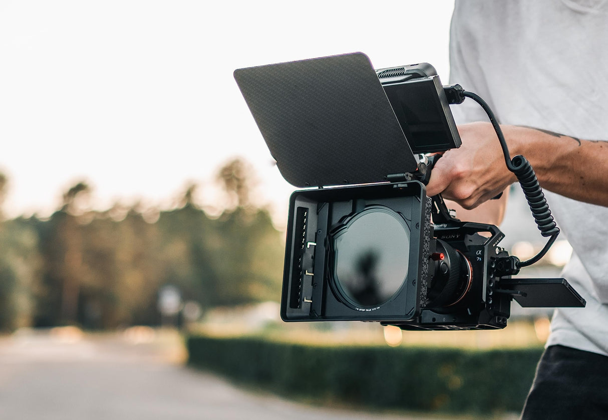 Freewell Eiger Matte Box - para DSLR, cámara sin Espejo con ND, VND, GND, Ranuras para filtros magnéticos
