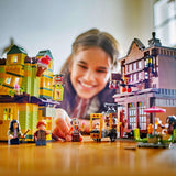 LEGO Harry Potter Artículos de Calidad para Quidditch y Heladería - Tiendas del Callejón Diagon de Juguete - 6 Minifiguras, Nimbus 2000 y Snitch Dorada - Regalo para Niños y Niñas de 8+ Años 76452