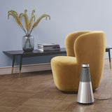 Bang & Olufsen Beosound 2 (3.ª Generación), Elegante y potente altavoz WiFi para el hogar con sonido envolvente de 360 grados, de pie o para estantería, Natural