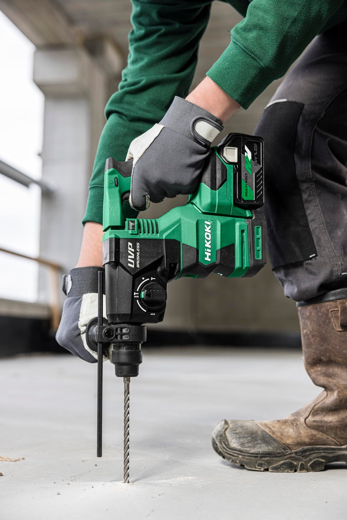 HIKOKI Akku Bohr- und Meißelhammer DH3628DCWRZ, SDS-plus (36V, 2x2,5 Ah, Schlagenergie 3,2 J, Zubehör: Zusatzhandgriff, Bohrtiefenanschlag, Bohrfutter, 2x Akkus, 1 Ladegerät, 1 HSC III Koffer)