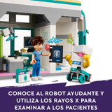 Lego Friends Hospital de Heartlake City con Helicóptero de Juguete y Mini Muñecos de Personajes, Set de Construcción para el Juego de rol de Doctores, Regalo para Niñas y Niños de 7 Años o Más 42621