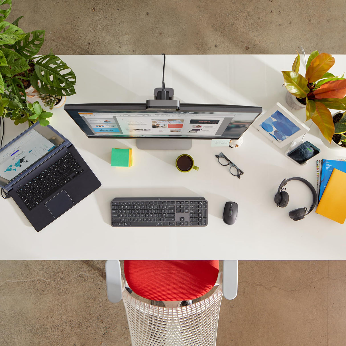 Logitech Zone Wireless son unos auriculares con micrófono Bluetooth para la oficina de planta abierta - Grafito