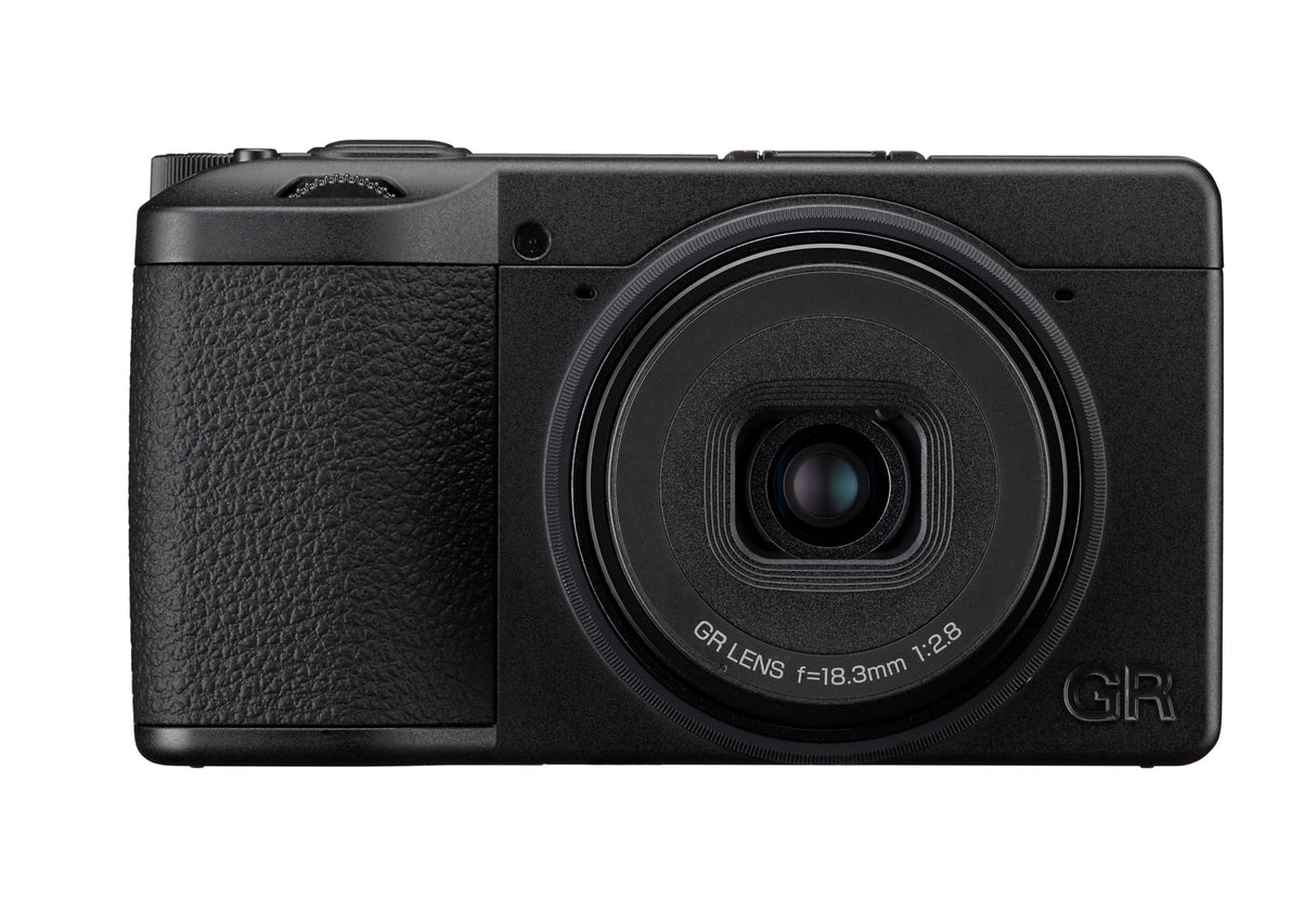 RICOH GR IV Monochrome con sensor de imagen CMOS dedicado, diseñado exclusivamente para la fotografía monocromática. NUEVO sensor CMOS de tamaño APS-C de 25,74 MP, NUEVO GR ENGINE 7, NUEVO objetivo GR