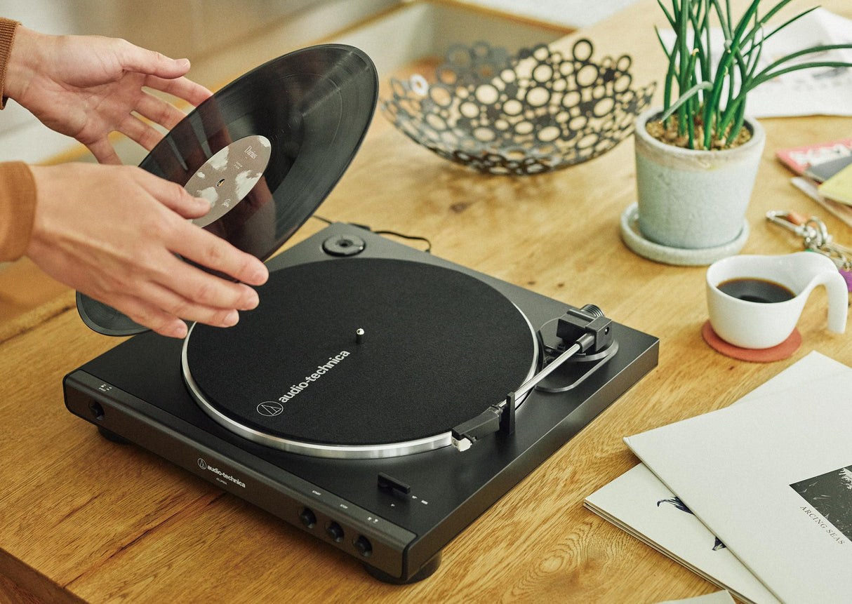 Audio-Technica LP60XBK Giradiscos Automático Estéreo de Tracción por Correa Negro