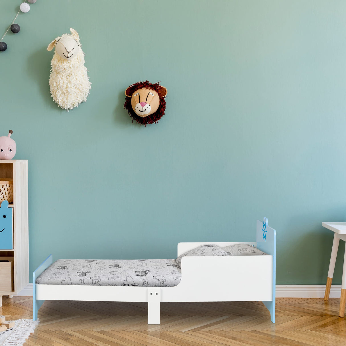 Relaxdays Cama Infantil con Diseño de Marinero, Bordes Anticaída, Somier Láminas, 60 x 77 x 143 cm, MDF, Blanco/Azul