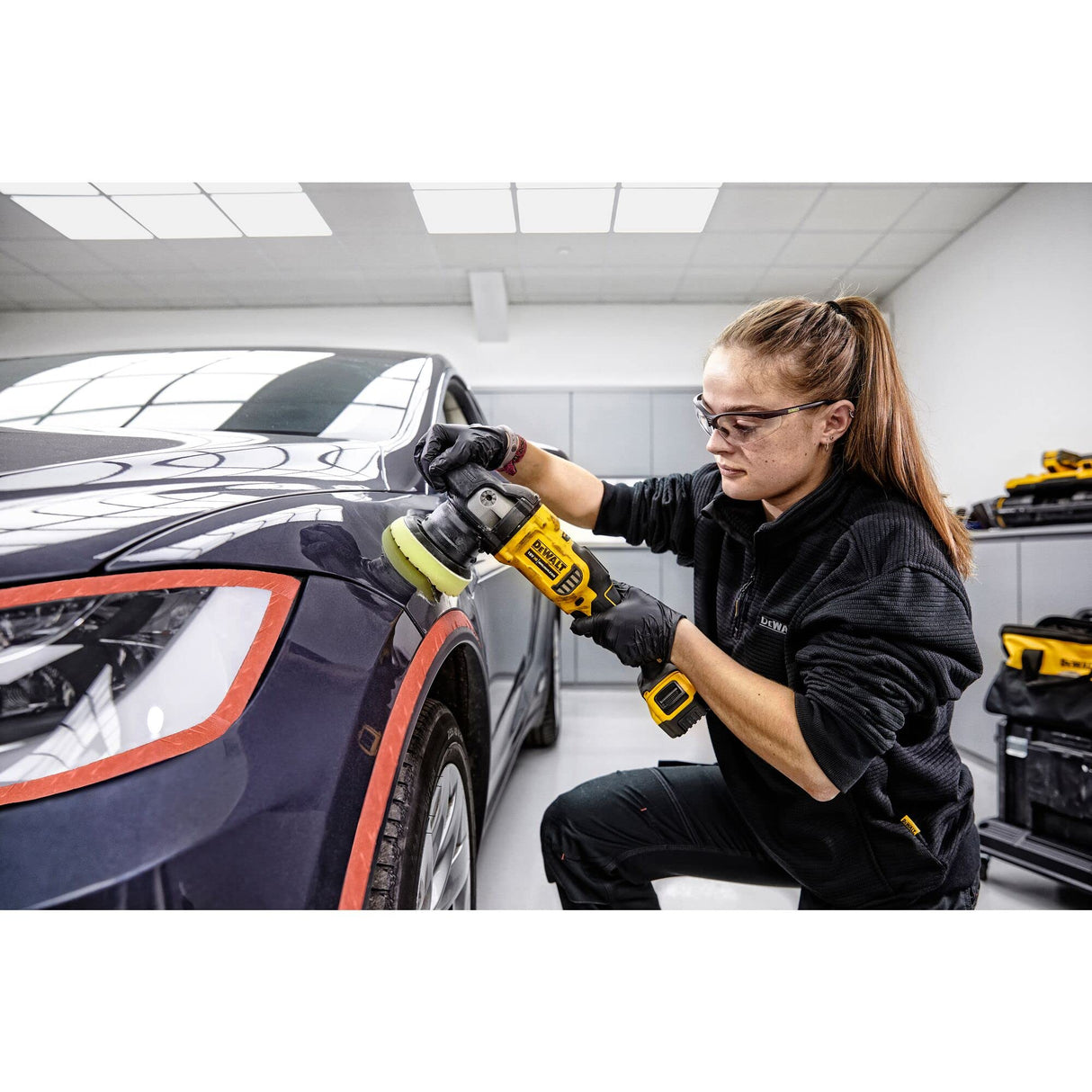 DeWalt DCM848P2-QW - Pulidora de doble acción XR 18 V 5 Ah Li-ion sin escobillas, 2 baterías, color amarillo