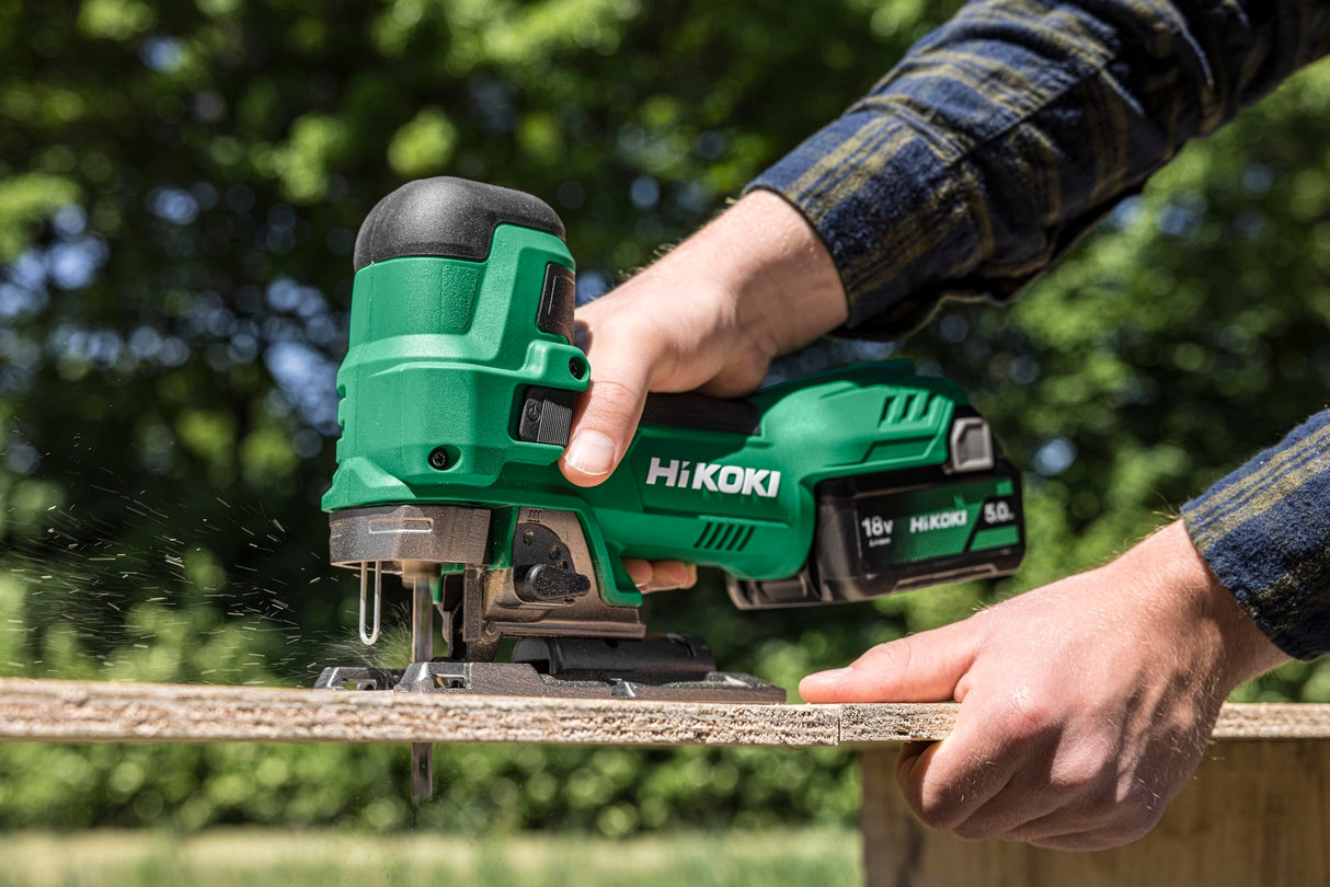 HIKOKI Akku Stichsäge CJ18DB (18V, Sägehub: 26mm, Leerlaufhubzahl: 550-2500 min-1, Gehrungsschnitte R/L: 45 °, Kleinster Schnittradius: 25mm) Zubehör alles im HSC Koffer, ohne Akku u. Ladegerät.