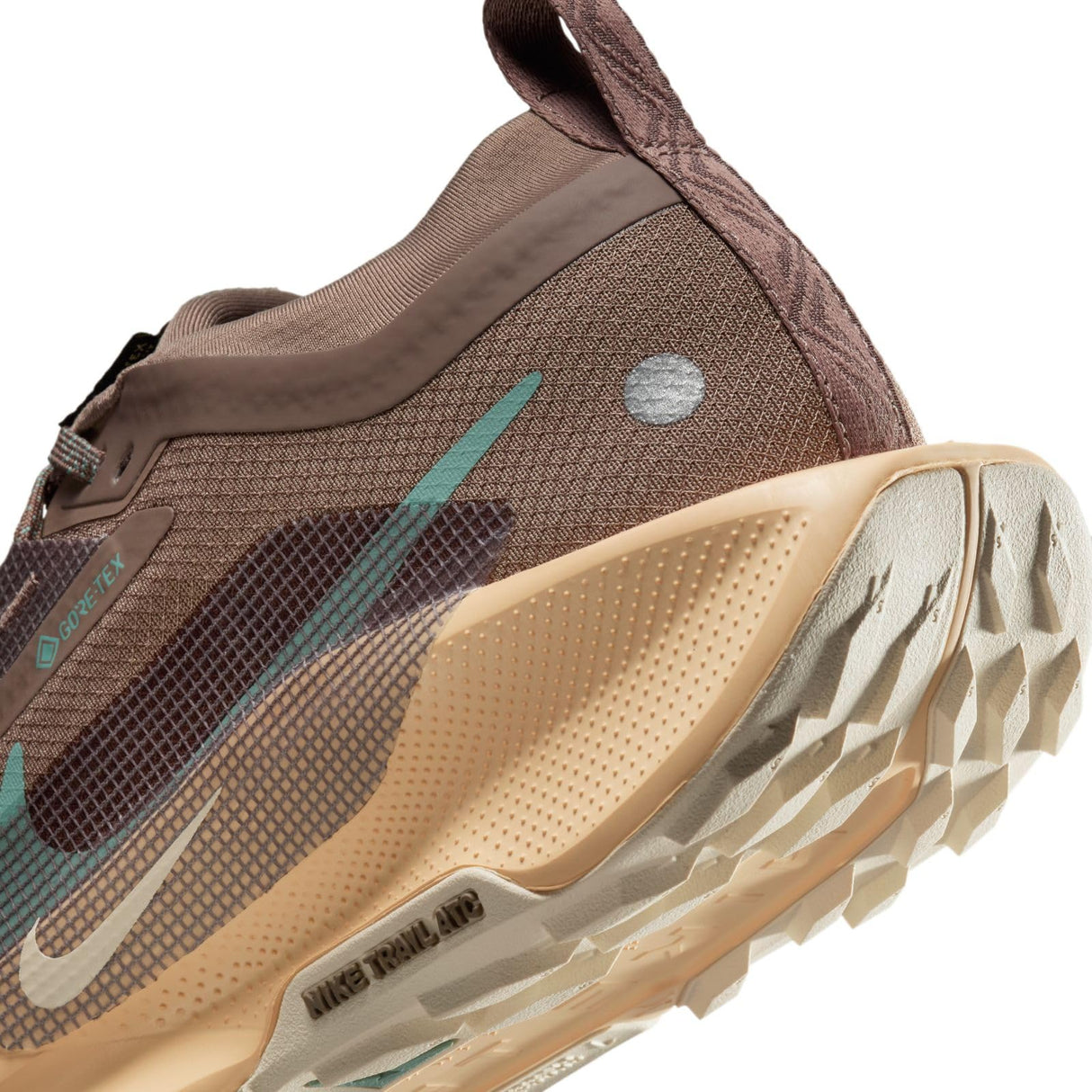 NIKE Pegasus Trail 5 Gore-Tex, Sneaker Mujer, Mink Brown Cannon Orange Chalk, 39 EU